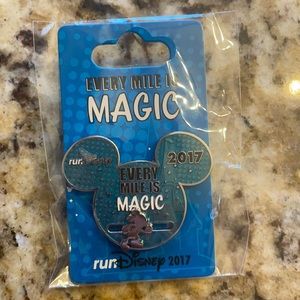 NWT Disney parks run Disney pin